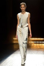 A.F.ヴァンデヴォーストのグラマラス＆パワフルな春夏コレクション：パリ・ファッション・ウィーク｜写真44