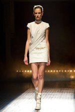 A.F.ヴァンデヴォーストのグラマラス＆パワフルな春夏コレクション：パリ・ファッション・ウィーク｜写真47