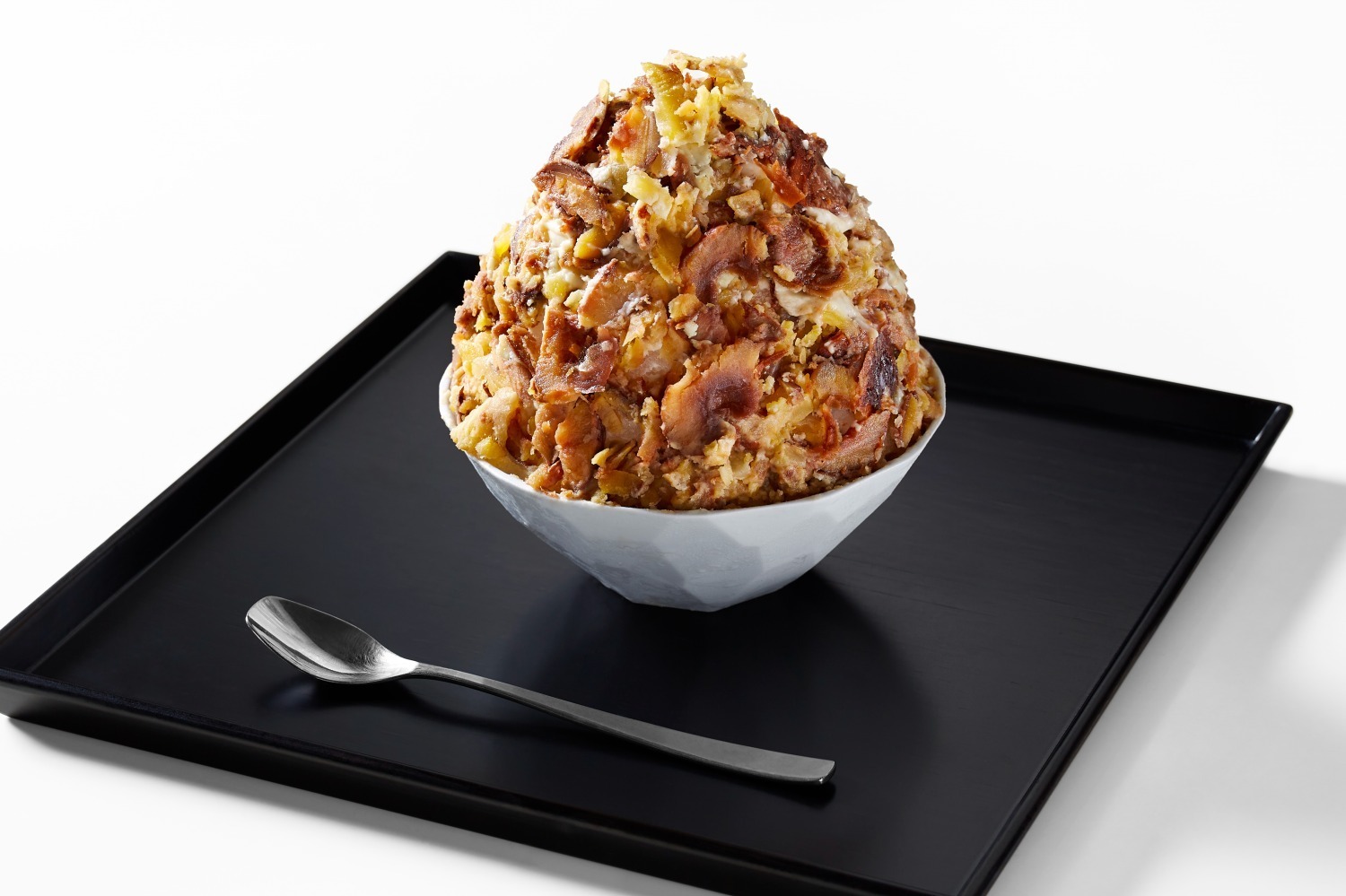 あんみつ(餡蜜)｜トラヤ ギンザの秋限定スイーツ、“和栗あんペースト×渋皮栗”のかき氷や紅玉りんごあんみつ