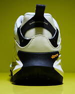 メレル×フレッシュサービスの“ゴアテックス搭載”スニーカー、ネオンイエローの差し色で｜写真7