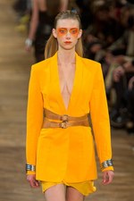 細長のシルエットが印象的！ダミール ドマ、2シーズン目のウィメンズ・コレクション：パリ・ファッション・ウィーク｜写真13