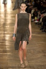 細長のシルエットが印象的！ダミール ドマ、2シーズン目のウィメンズ・コレクション：パリ・ファッション・ウィーク｜写真22