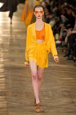 細長のシルエットが印象的！ダミール ドマ、2シーズン目のウィメンズ・コレクション：パリ・ファッション・ウィーク｜写真33