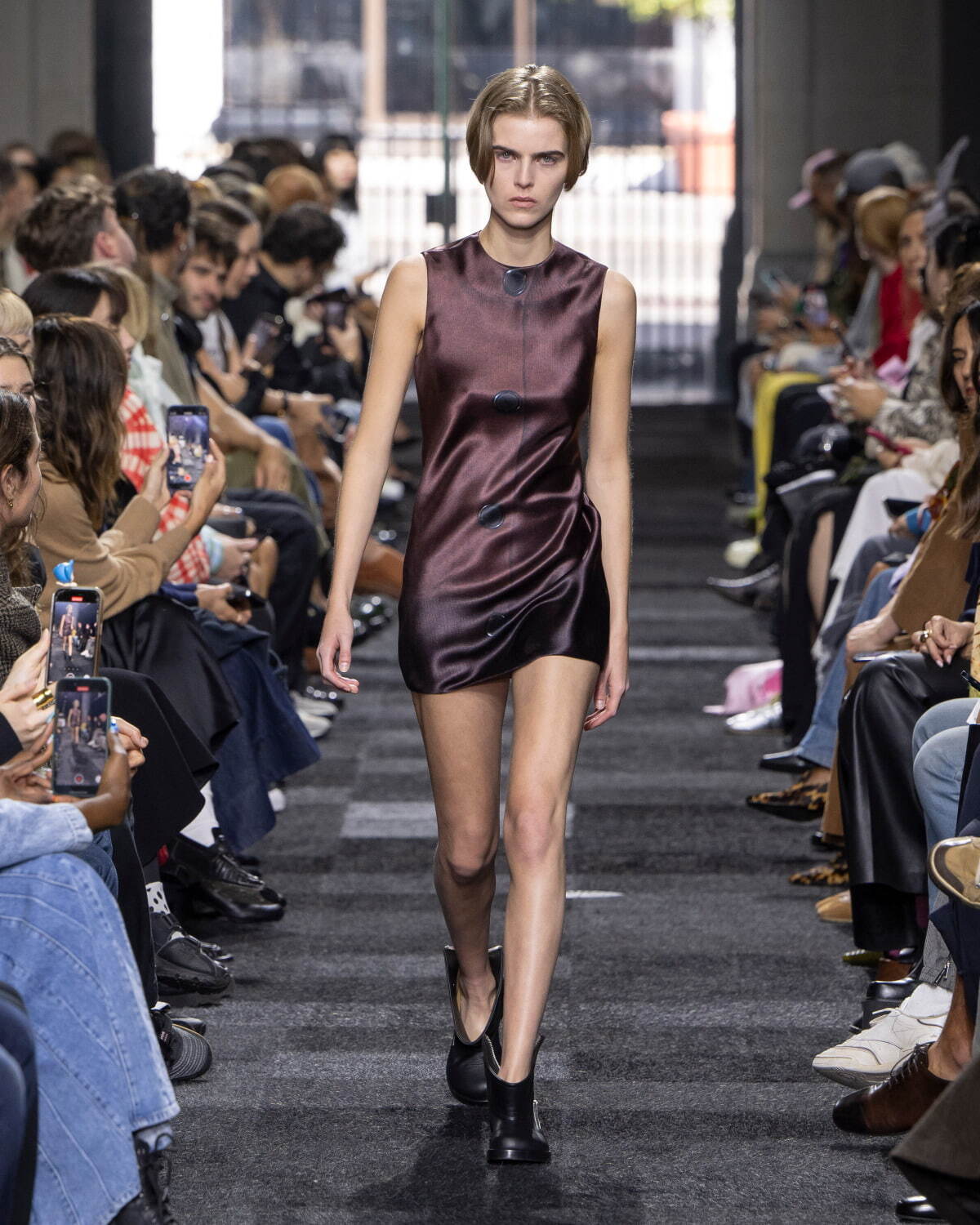 JW アンダーソン 2025年春夏｜female 