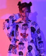 ミルクボーイ×マダラニンゲン、“不思議な生き物”の総柄フーディやスカジャンなどダークな世界観｜写真7