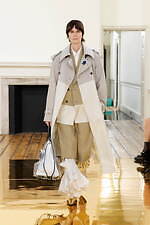 トーガ2025年春夏コレクション - 現代のビジネスウェアに“娯楽”を｜写真3