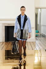 トーガ2025年春夏コレクション - 現代のビジネスウェアに“娯楽”を｜写真8