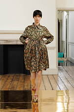 トーガ2025年春夏コレクション - 現代のビジネスウェアに“娯楽”を｜写真17