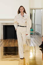 トーガ2025年春夏コレクション - 現代のビジネスウェアに“娯楽”を｜写真20