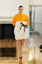 トーガ2025年春夏コレクション - 現代のビジネスウェアに“娯楽”を｜写真34