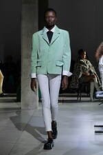 マルニ 2025年春夏コレクション - 美の追求、アートが誘う幻想的な世界｜写真5