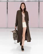 フェンディ2025年春夏ウィメンズコレクション - 1920年代のモダニズムと現在の交錯｜写真32