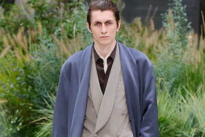 ボス 2025年春夏コレクション - フォーマルなテーラリングからの解放