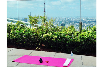ダイエット｜虎の門で、東京の景色を一望できる「ルーフトップ ヨガ」開催
