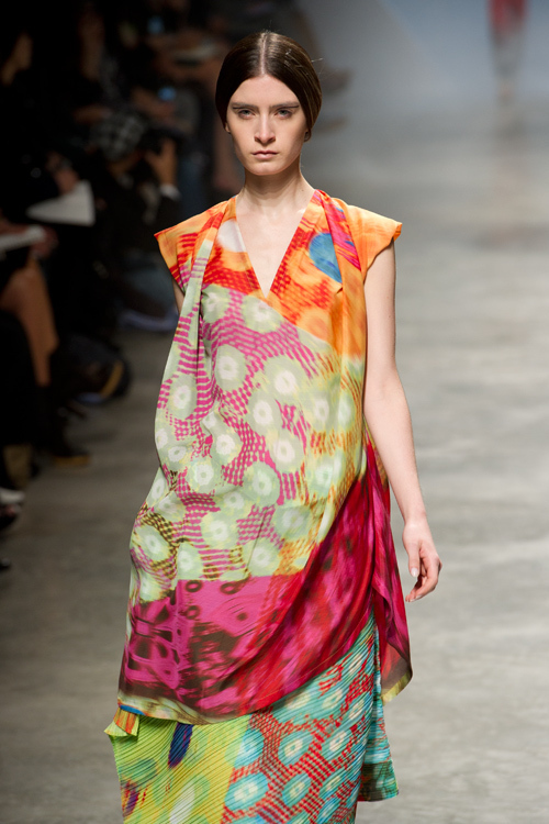 イッセイ ミヤケ(ISSEY MIYAKE) 2011年春夏ウィメンズコレクション  - 写真48