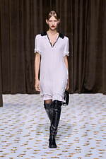 ジル サンダー 2025年春夏コレクション - 都市風景の中の親和性｜写真25