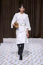 ジル サンダー 2025年春夏コレクション - 都市風景の中の親和性｜写真37