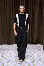 ジル サンダー 2025年春夏コレクション - 都市風景の中の親和性｜写真45