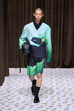 ジル サンダー 2025年春夏コレクション - 都市風景の中の親和性｜写真55