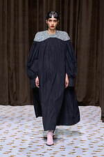 ジル サンダー 2025年春夏コレクション - 都市風景の中の親和性｜写真68