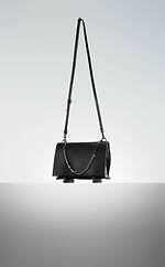 ディスコード ヨウジヤマモト24年秋冬バッグ、“箱”とドレープを組み合わせたレザーショルダーやトート｜写真5