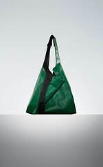 ディスコード ヨウジヤマモト24年秋冬バッグ、“箱”とドレープを組み合わせたレザーショルダーやトート｜写真1