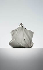 ディスコード ヨウジヤマモト24年秋冬バッグ、“箱”とドレープを組み合わせたレザーショルダーやトート｜写真10