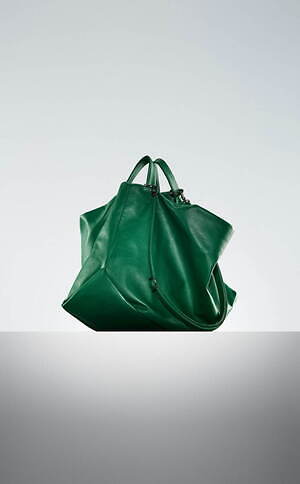 ディスコード ヨウジヤマモト24年秋冬バッグ、“箱”とドレープを組み合わせたレザーショルダーやトート｜写真9