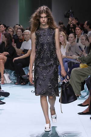 w300_prada_women_2025ss_002.jpg