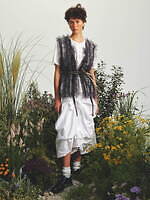 ミュベール 2025年春夏コレクション、映像作家デレク・ジャーマンと“荒野の小屋”に見るユートピア｜写真7