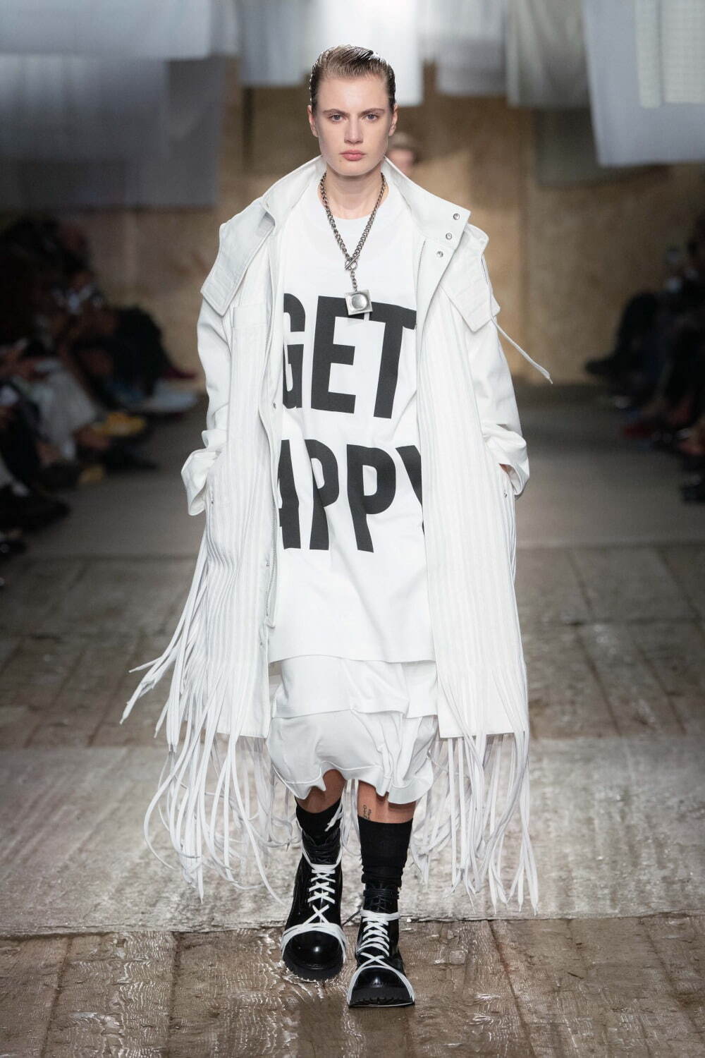 モスキーノ 2025年春夏｜female ステンカラーコート