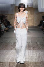 モスキーノ 2025年春夏コレクション - 服やアイデアで遊ぶ｜写真4