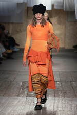 モスキーノ 2025年春夏コレクション - 服やアイデアで遊ぶ｜写真18