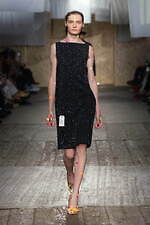 モスキーノ 2025年春夏コレクション - 服やアイデアで遊ぶ｜写真24