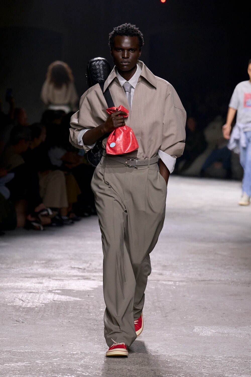 ［25ss新作］BOTTEGA VENETA シャツワンピース レッド ボッテガ・ヴェネタ(BOTTEGA VENETA) 2025年夏ウィメンズ&メンズ