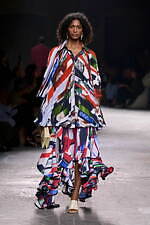 ボッテガ・ヴェネタ2025年夏コレクション - 子供時代、冒険の日々に立ち返って｜写真31