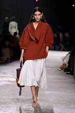 ボッテガ・ヴェネタ2025年夏コレクション - 子供時代、冒険の日々に立ち返って｜写真53