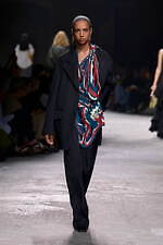 ボッテガ・ヴェネタ2025年夏コレクション - 子供時代、冒険の日々に立ち返って｜写真62