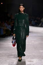 ボッテガ・ヴェネタ2025年夏コレクション - 子供時代、冒険の日々に立ち返って｜写真70