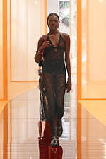 グッチ 2025年春夏ウィメンズコレクション - カジュアルとドレスアップを交差させて｜写真13