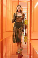 グッチ 2025年春夏ウィメンズコレクション - カジュアルとドレスアップを交差させて｜写真25