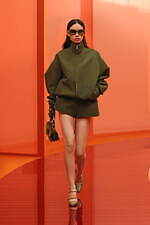 グッチ 2025年春夏ウィメンズコレクション - カジュアルとドレスアップを交差させて｜写真31