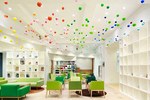 エマニュエル・ムホーが手掛ける介護老人施設 - カラフルなシャボン玉をイメージ｜写真1