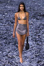 ディーゼル 2025年春夏コレクション - 様々な表情に進化するデニム、“高み”の追求と実践｜写真16