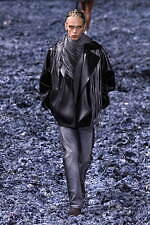 ディーゼル 2025年春夏コレクション - 様々な表情に進化するデニム、“高み”の追求と実践｜写真21