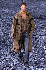 ディーゼル 2025年春夏コレクション - 様々な表情に進化するデニム、“高み”の追求と実践｜写真42