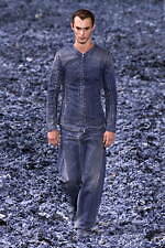 ディーゼル 2025年春夏コレクション - 様々な表情に進化するデニム、“高み”の追求と実践｜写真45