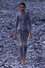 ディーゼル 2025年春夏コレクション - 様々な表情に進化するデニム、“高み”の追求と実践｜写真46