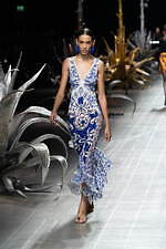 エトロ 2025年春夏ウィメンズコレクション - 創造の旅｜写真2