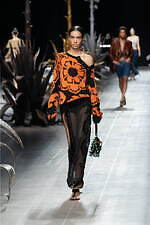 エトロ 2025年春夏ウィメンズコレクション - 創造の旅｜写真13